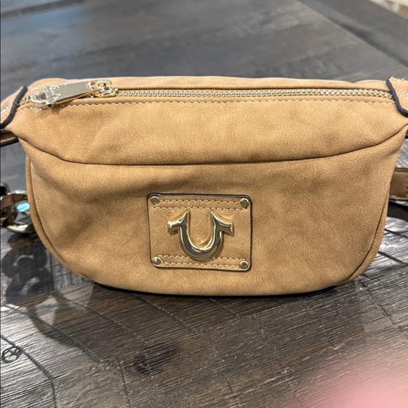 True Religion Shoulder Mini Purse Faux Faux Leather Suede Feel Camel Gold Tones - Picture 14 of 16